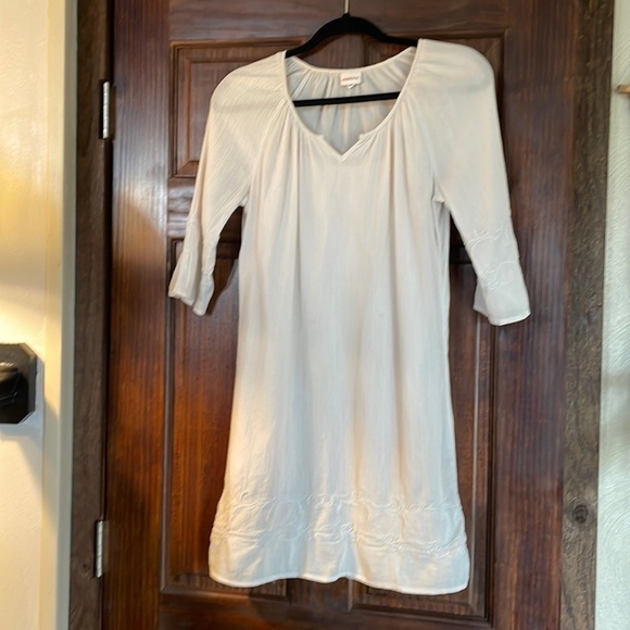 Merona Dresses & Skirts - Merona Light Gray Embroidered Dress